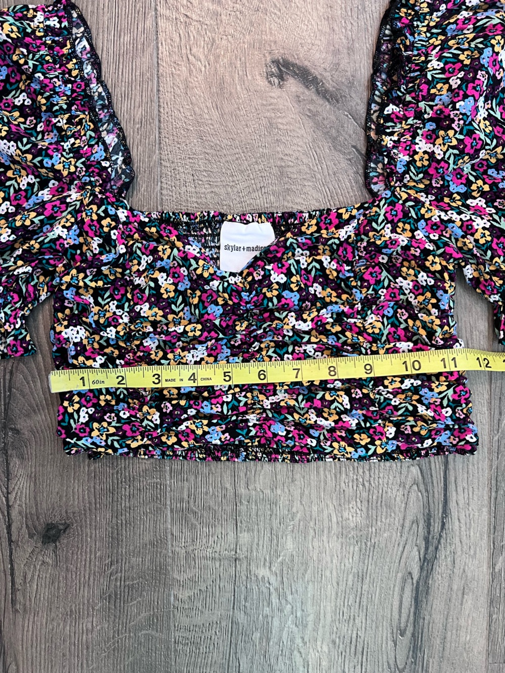 Skylar + Madison Black Multi Floral Puff Sleeve Crop Top - Picture 5 of 9